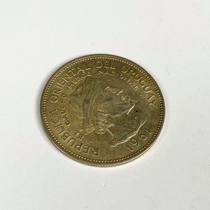 Moneda de Plata "El Gaucho" - Uruguay 1961 - imagen 2