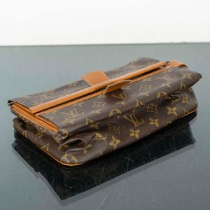 Lote siguiente: Neceser Masculino Estilo Louis Vuitton Monogram