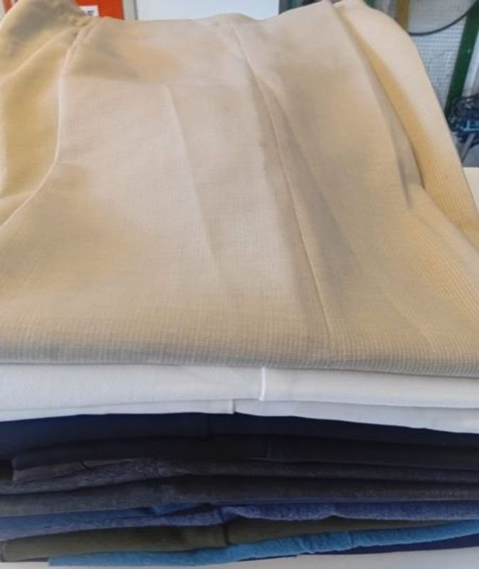 Lote anterior: Pantalones de vestir en venta - Variedad de tallas y colores