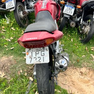 Lote anterior: Motocicleta Yamaha Roja