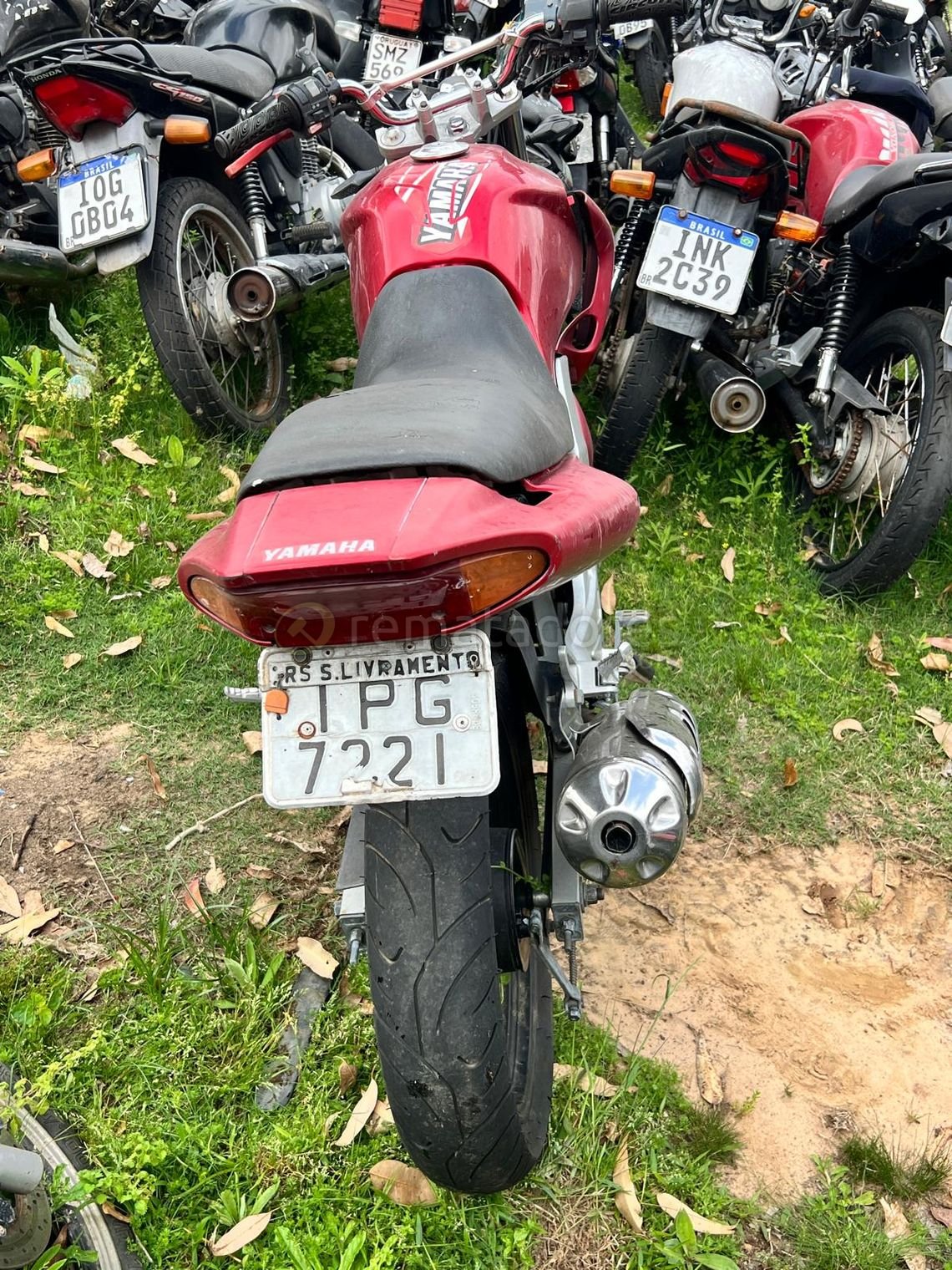 Motocicleta Yamaha Roja