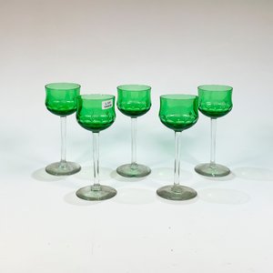 Lote siguiente: Cinco Copas de Cristal Verdes Facetadas con Decoración de Espigas