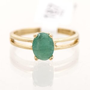 Anillo de Oro con Piedra Verde Ovalada - imagen 1