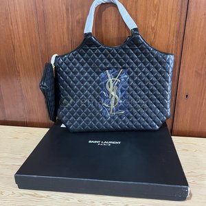 Lote de Ropa, Accesorios de Moda y Vehículo Volkswagen Suran - imagen 3