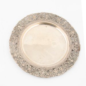 Set de 3 Piezas de Plata: Bandeja Oval y Dos Platitos Decorados - imagen 4