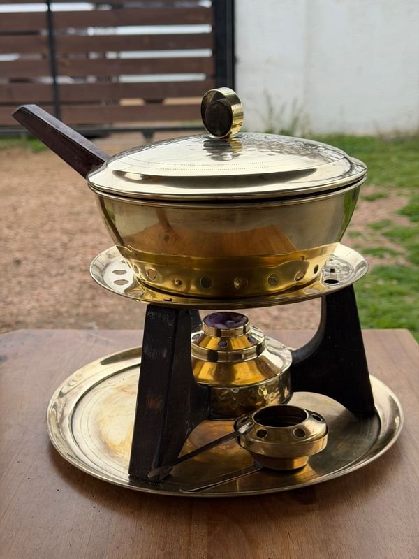 Fondeau de Bronce Pulido con Quemador y Bandeja