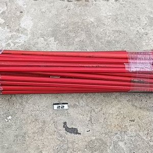 Lote siguiente: 45 cabos o palos para escoba o lampazo