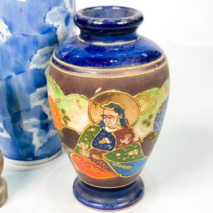 Tres Floreros de Porcelana y Cerámica con Diseños Distintivos - imagen 3