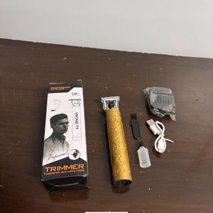 Lote siguiente: Máquina Cortapelo Profesional Vintage T9 Dorada