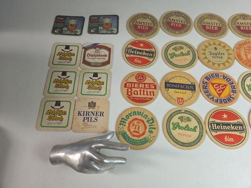 Colección de posavasos antiguos con propagandas de cerveza - imagen 2