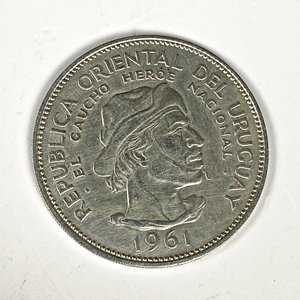 Moneda de Plata "El Gaucho" - Uruguay 1961 - 10 Pesos Históricos - imagen 1