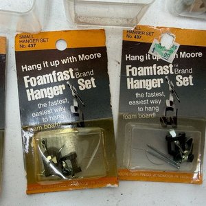 Lote de Tornillería, Clavos, Mensulas y Organizadores Plásticos - imagen 3