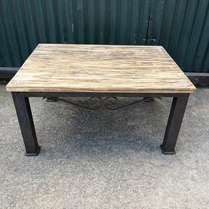 Mesa Ratona Moderna de Madera y Hierro - imagen 4