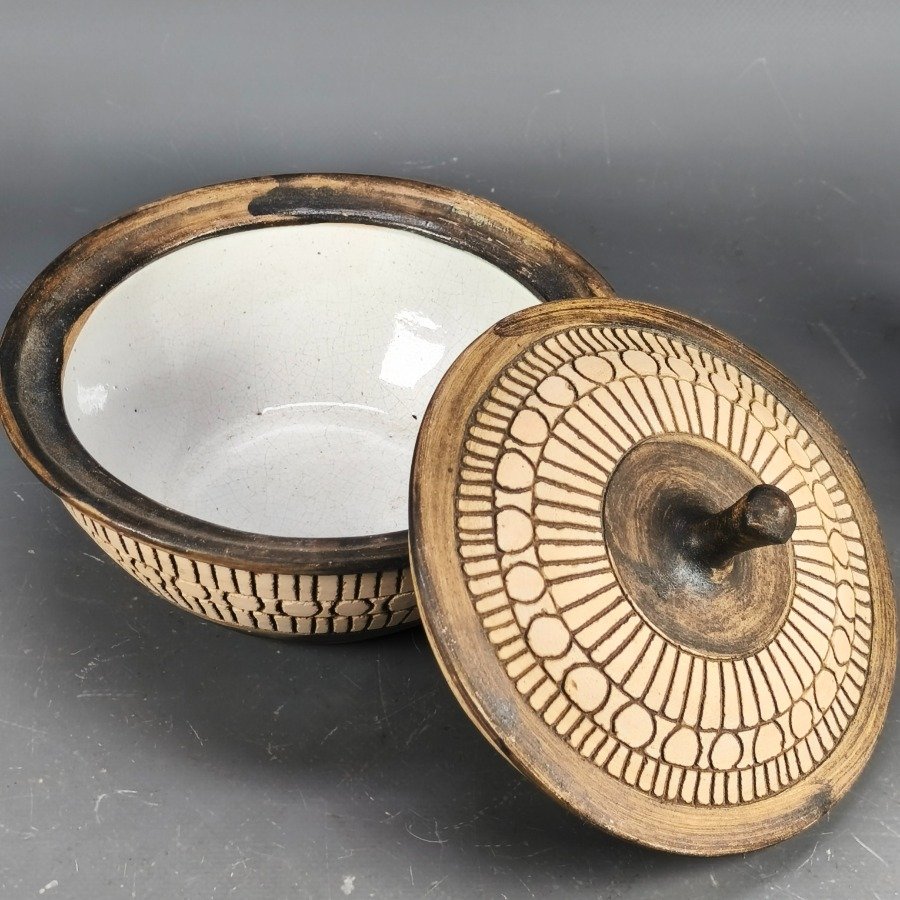 Item 18735 - Image 3