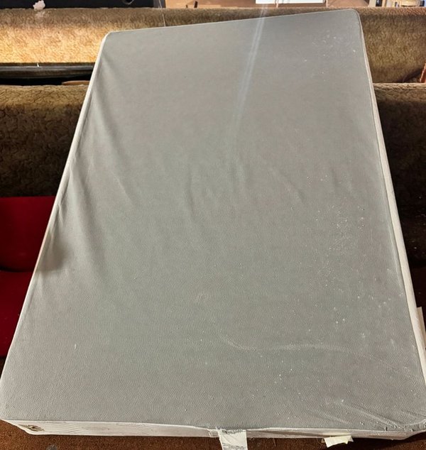 Box de Sommier 200x130 cm sin Patas y Armazón de Hierro - imagen 1