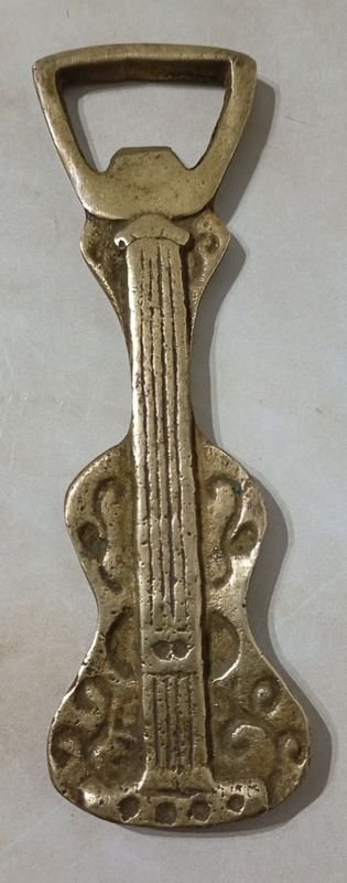 Destapador de Bronce con forma de Guitarra - Espectacular - imagen 2