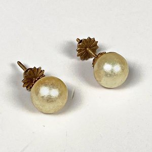 Lote anterior: Par de Caravanas de Oro con Perlas de Cultivo