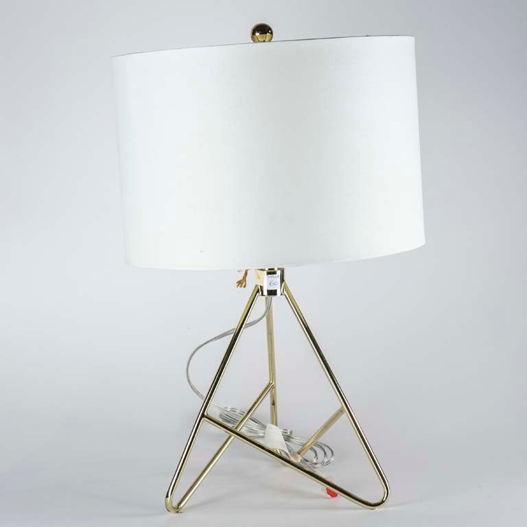 Lámpara de mesa con base de metal dorado y pantalla - imagen 1