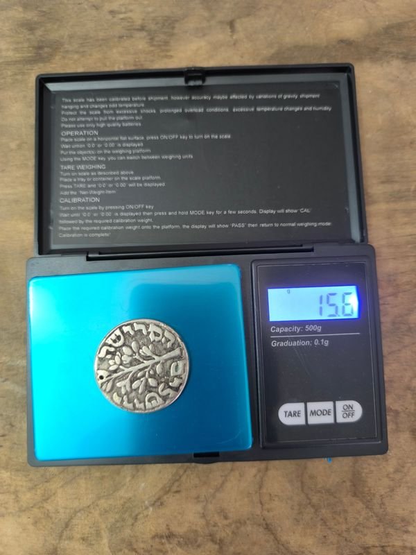 Moneda de plata con candelero y escala - imagen 3