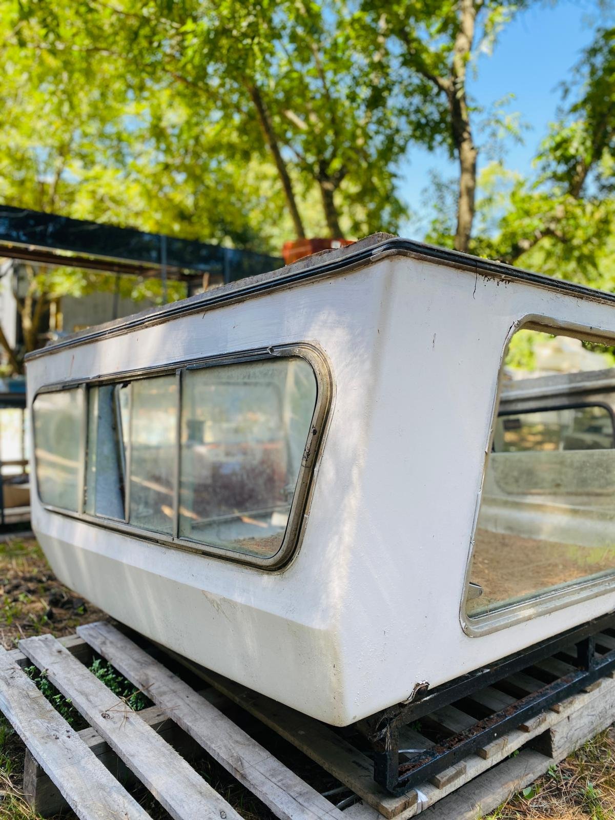 Item caja-de-camioneta-ford-en-fibra-de-vidrio - Image 0