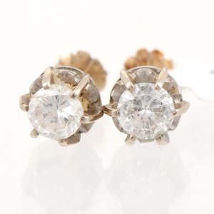 Lote anterior: Par de Zarcillos de Oro 18k con Brillantes 1CT