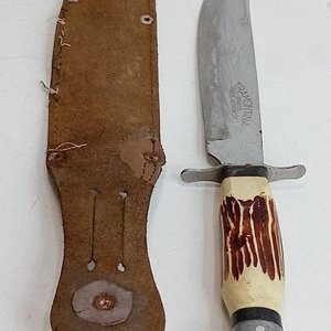 Cuchillo de Caza Tramontina Hoja Inoxidable con Vaina de Cuero Labrada - imagen 2