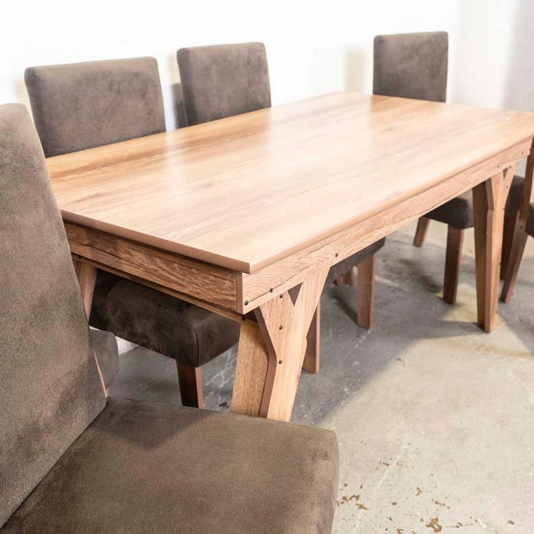 Mesa de comedor con seis sillas tapizadas para una decoración acogedora - imagen 2