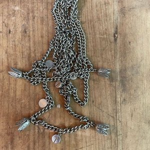 Cadena de Dama Grande con Adornos Delicados de Plata - imagen 4