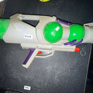 Lote anterior: Pistola de Agua Grande con Tanque Verde y Rojo