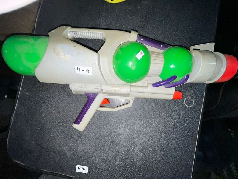 Pistola de Agua Grande con Tanque Verde y Rojo