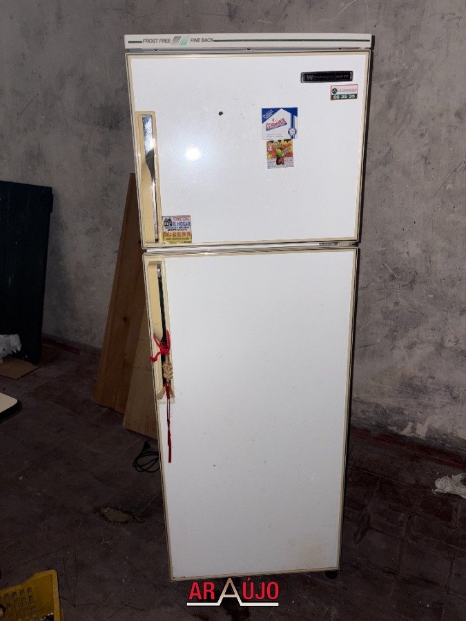 Heladera Blanca con Freezer Superior