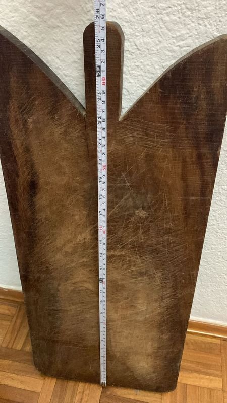 Lote siguiente: Tabla de madera de 65 cm con medidor