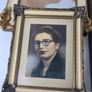Lote de Marcos Antiguos Ornamentados con Fotografías y Espejo - imagen 4