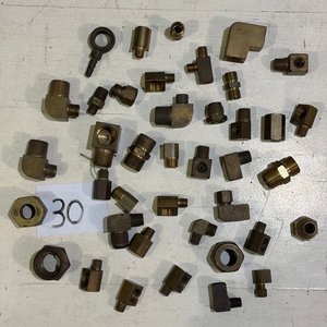 Lote de 40 Piezas de Conexiones de Bronce - imagen 1