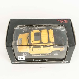 Camioneta Hummer H2 SUT escala1/35 colección Die Cast en su caja original  - imagen 2