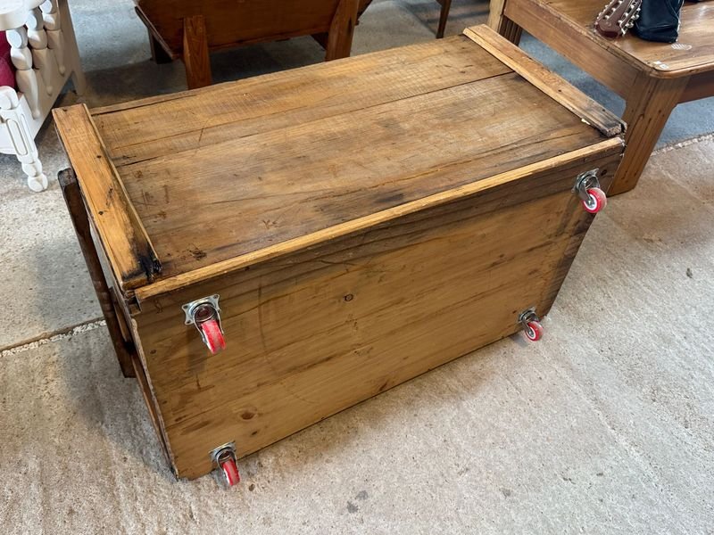 Caja de madera con ruedas, excelente estado - imagen 7