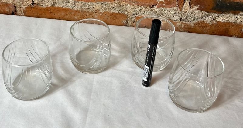 Juego de 4 Vasos para Whisky con Diseño Ondulado