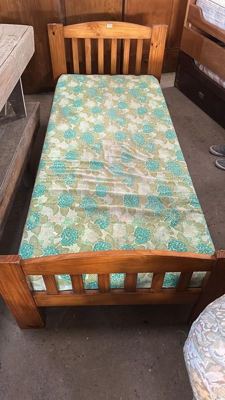Cama de madera con colchón: análisis y características - imagen 2