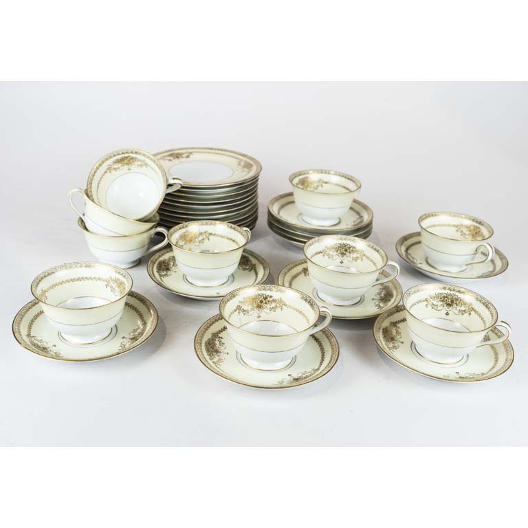 Lote anterior: 32 piezas de porcelana japonesa Noritake - Medidas: 15 y 10cm 