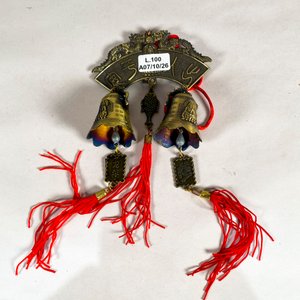 Campana Oriental Doble con Borlas Rojas - imagen 1