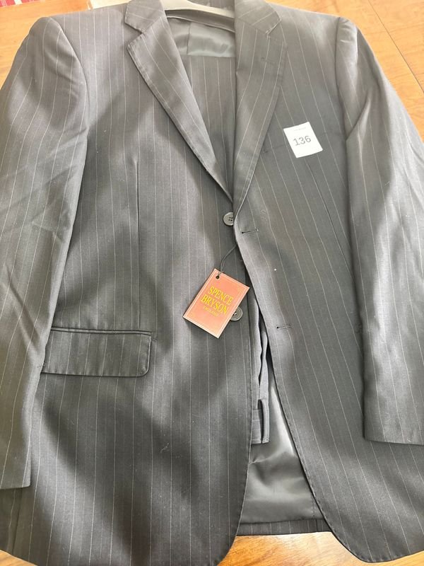 Traje de Vestir Rayado Talle 52 Spence Bryson England