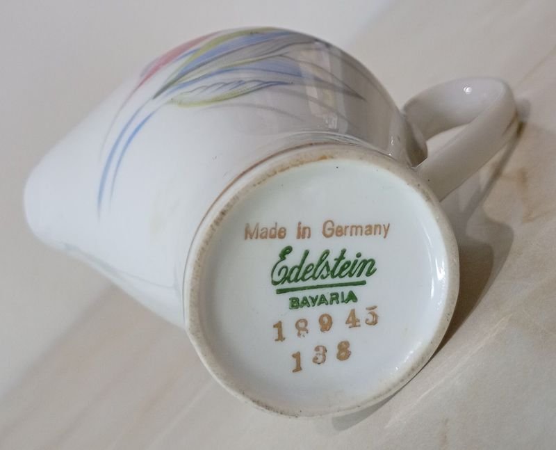 Lecherita de Porcelana ALEMANA, marca; EDELSTEIN BAVARIA (sellada y numerada). Espectacular. - imagen 4