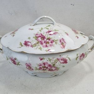 Sopera Antigua de Porcelana Austriaca MZ con Decoración Floral y Bordes Dorados - imagen 2