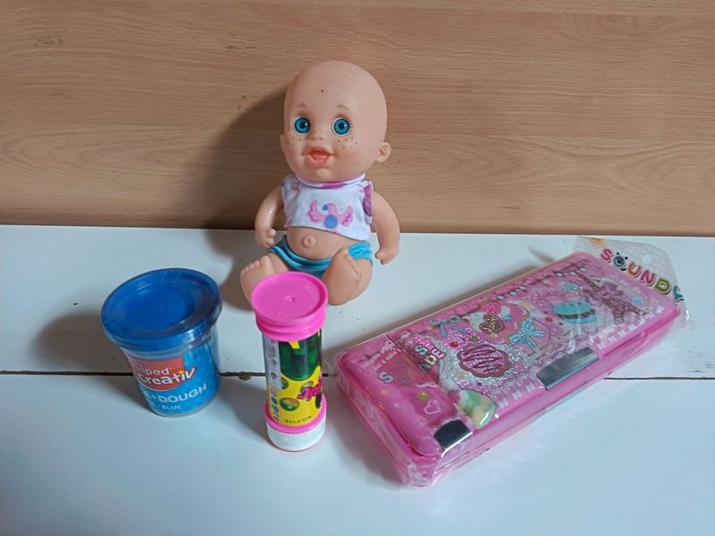 Set de Juguetes: Muñeca Bebé, Masa y Burbujas