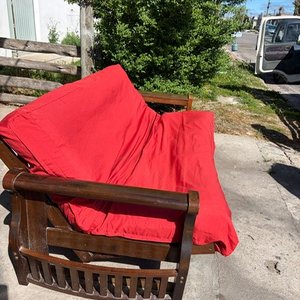 Futón de Madera con Colchoneta Roja - imagen 5