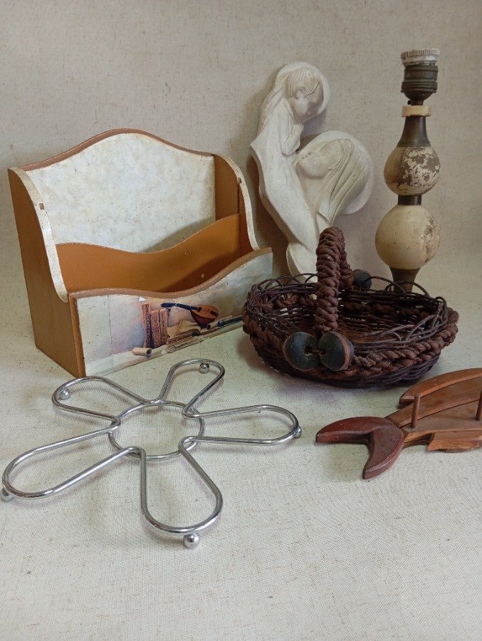 Pie de lampara en bronce y madera decorativa - imagen 5