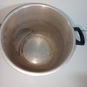 Olla de Aluminio con Tapa - Capacidad Aprox. 7 Litros - imagen 3
