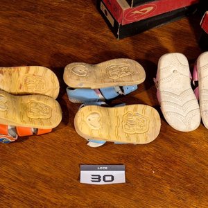 Lote de 7 Sandalias Infantiles: Varios Modelos y Colores - imagen 2