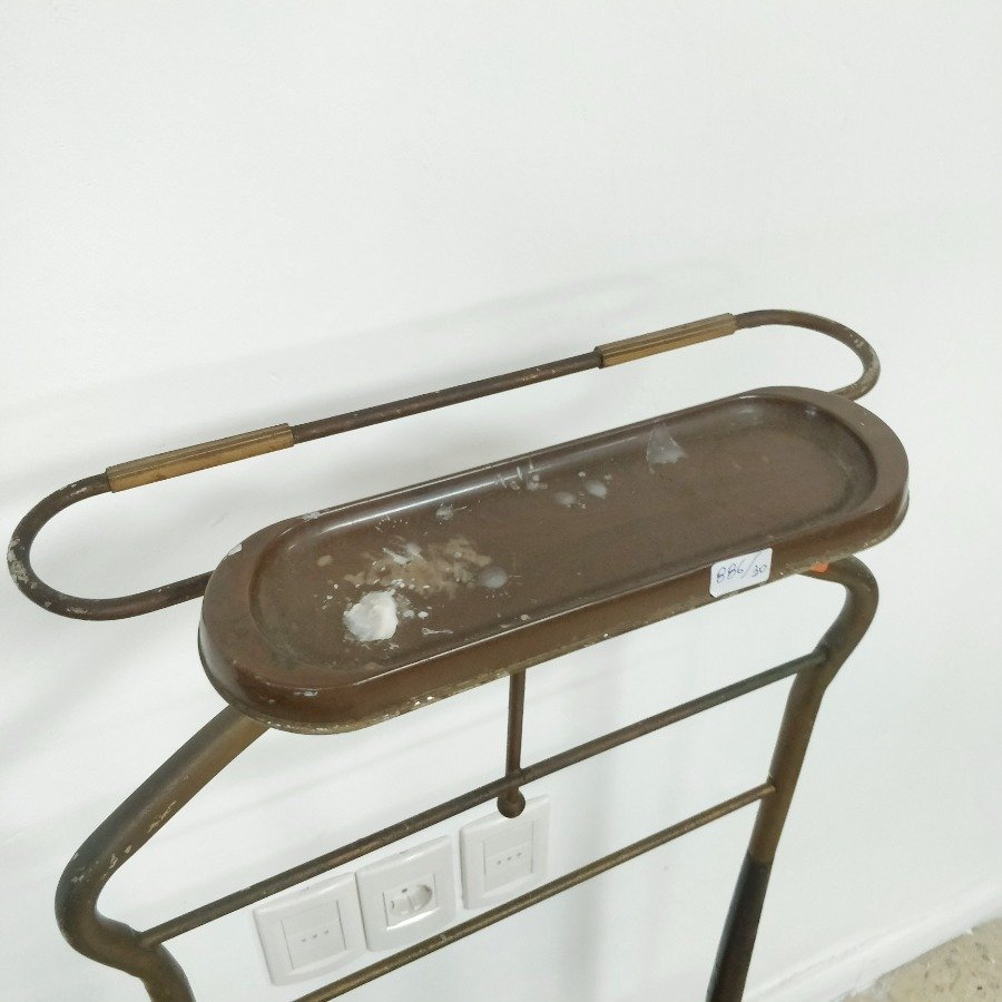 Antiguo despojador de diseño en metal con asiento tapizado - imagen 3