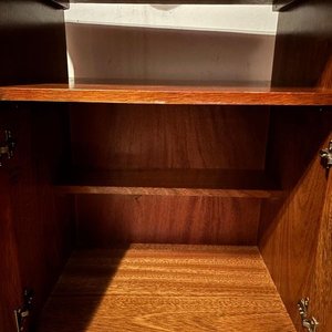 Rack de Madera Maciza Clásico con Puertas Batientes - imagen 5